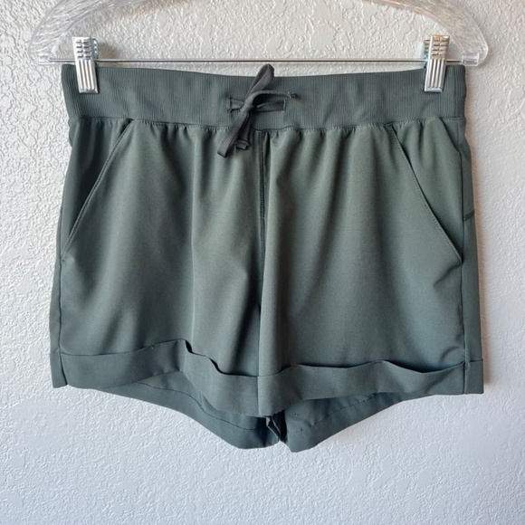 Z by Zella Take A Hike shorts olive/army green - Picture 2 of 12